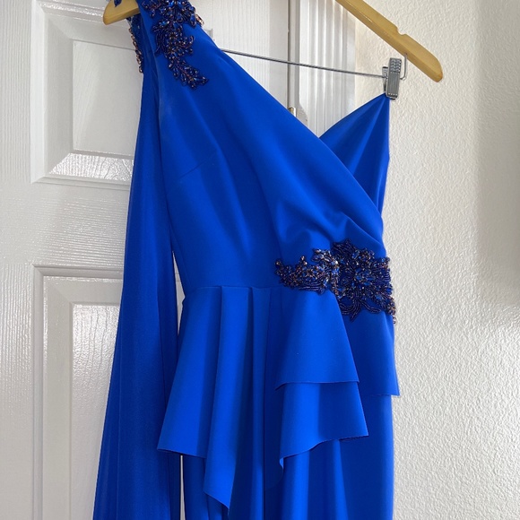 Dress - Picture 1 of 2